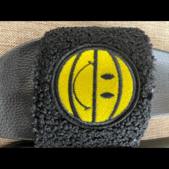 Chinatown Market Smiley Sherpa Ball Slide main image 14